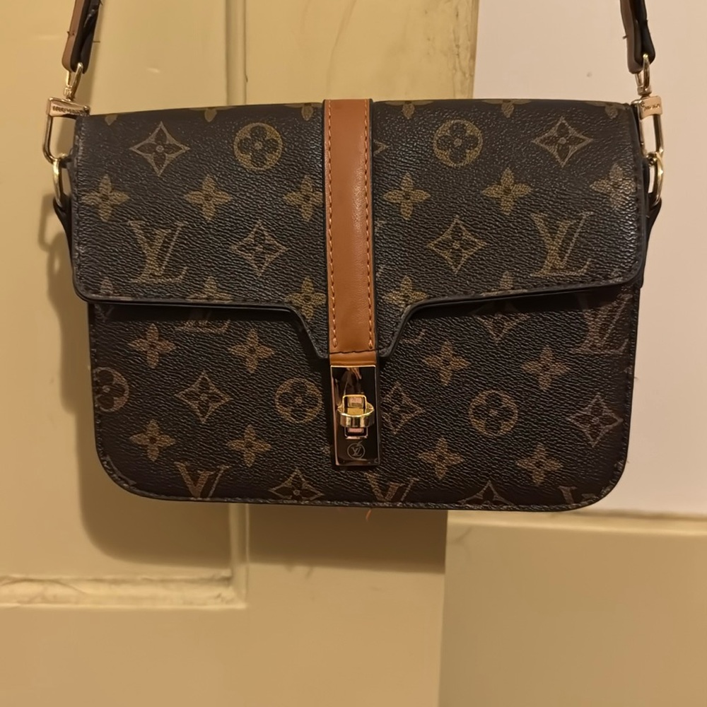 Sporty Crossbody with LV pattern